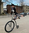 Hochrad show mit Akrobatik und Jonglage ein Walk act aus dem Theater Liebreiz